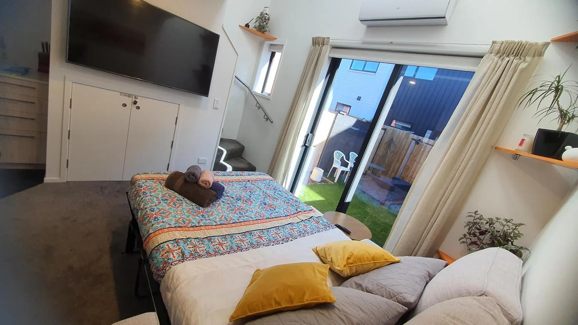 Modern Loft In Christchurch Cbd With Private Courtyard